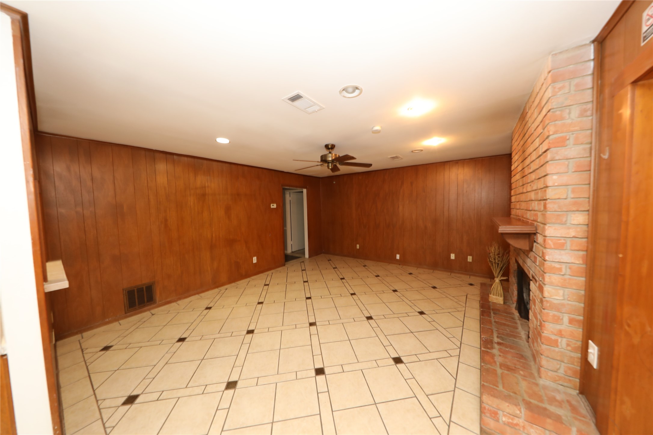 8519 Leader Street Houston, TX 77036 - Photo 19 of 27 a view of an empty room