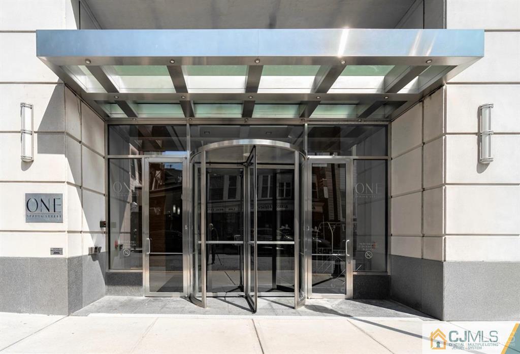 1 Spring Street, Unit 602 New Brunswick, NJ 08901 - Photo 1 of 29 Gallery Image 1