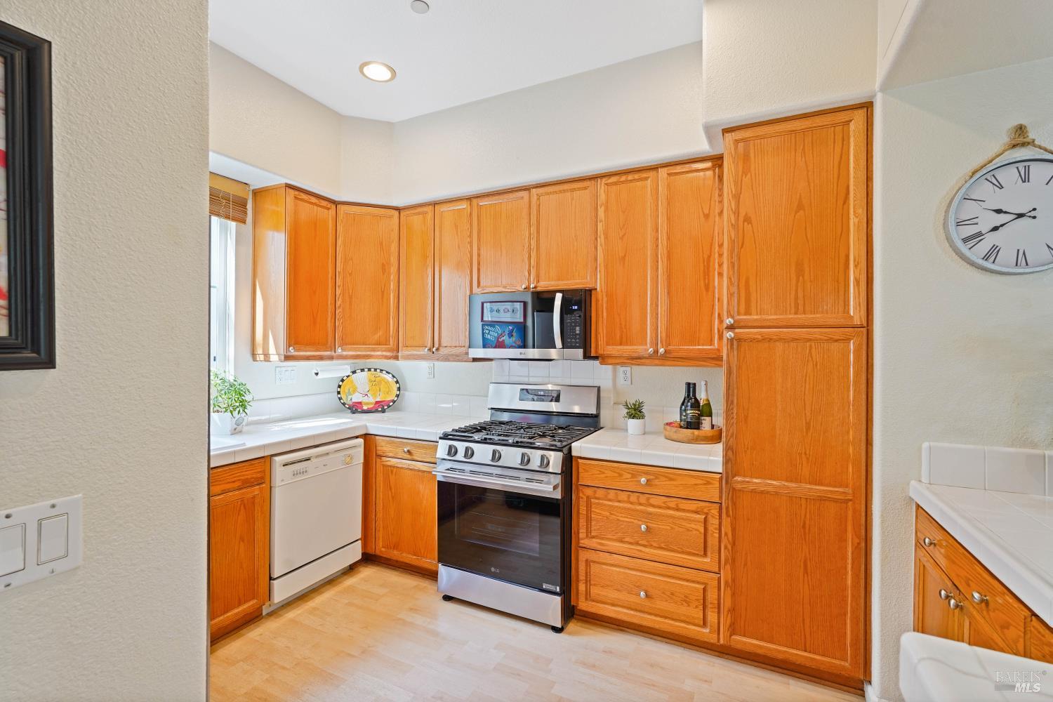40 Moon Shadow Drive Milpitas, CA 95035 - Photo 10 of 65