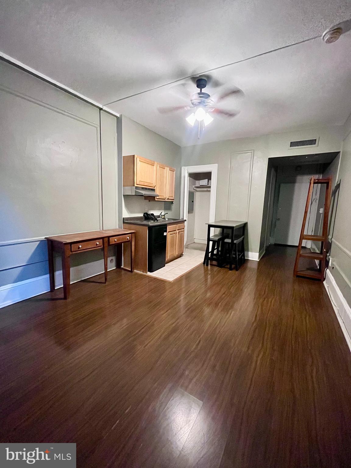 1324 Locust Street, Unit 501 Philadelphia, PA 19107 - Photo 3 of 8