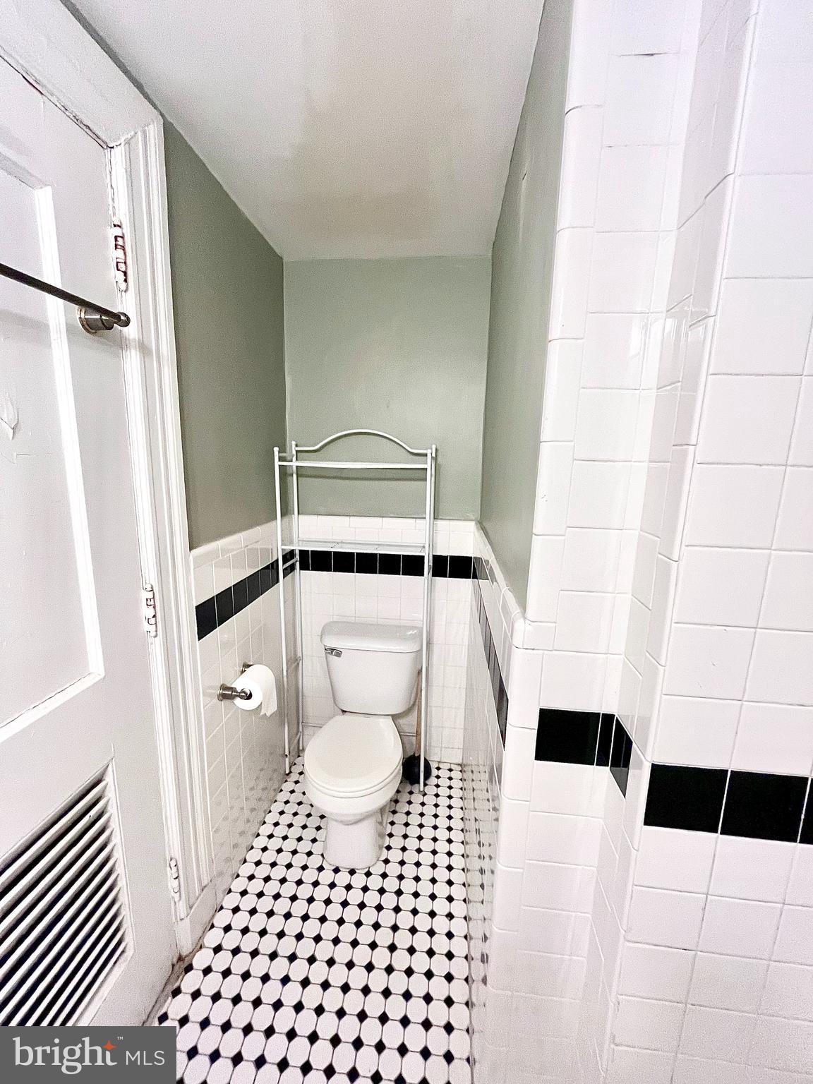 1324 Locust Street, Unit 501 Philadelphia, PA 19107 - Photo 8 of 8