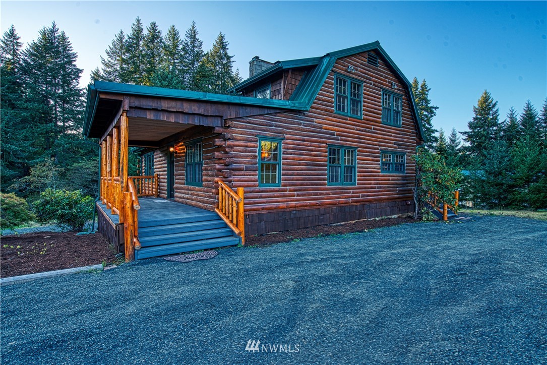 183 # 12 Spooner Road Chehalis, WA 98532 - Photo 21 of 21 a front view of a house with wooden stairs