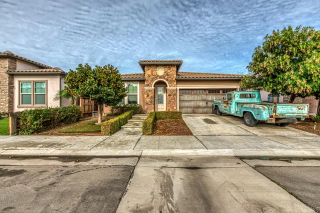 $470,000 | 6180 East Providence Avenue, Fresno, CA 93727