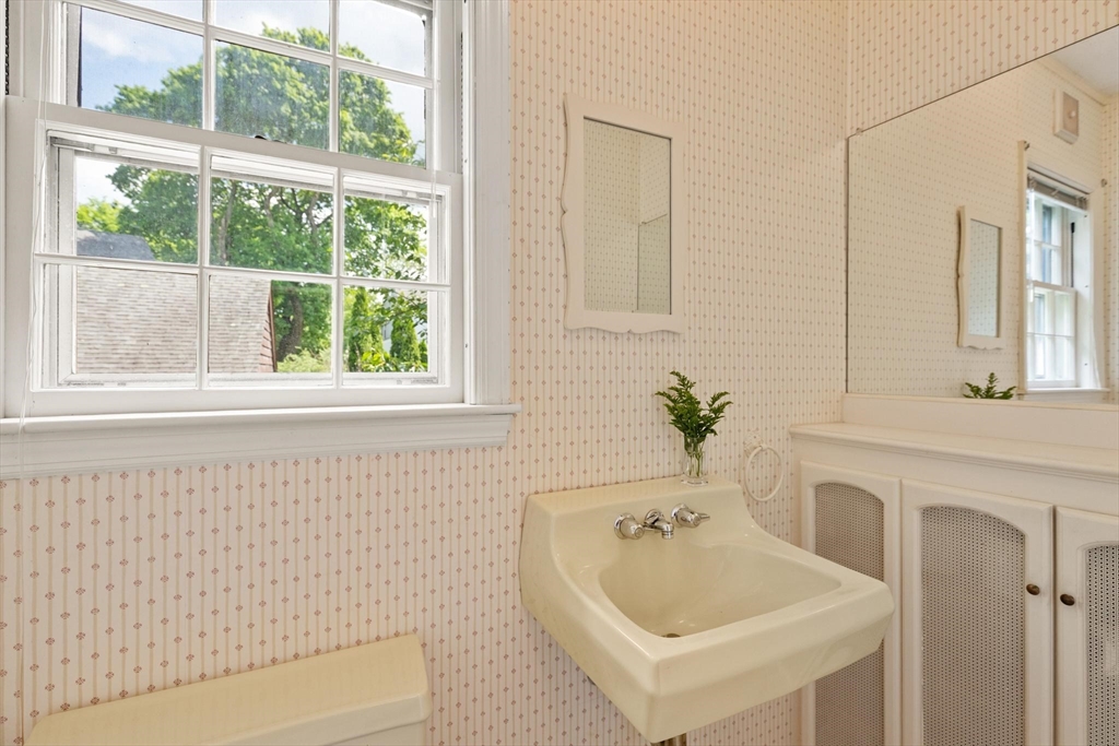 9 Mayfield Road Belmont, MA 02478 - Photo 36 of 42