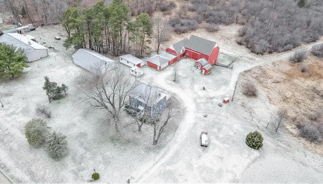 $449,900 | 5233 124th Avenue, Fennville, MI 49408