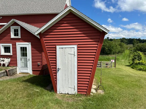 $449,900 | 5233 124th Avenue, Fennville, MI 49408