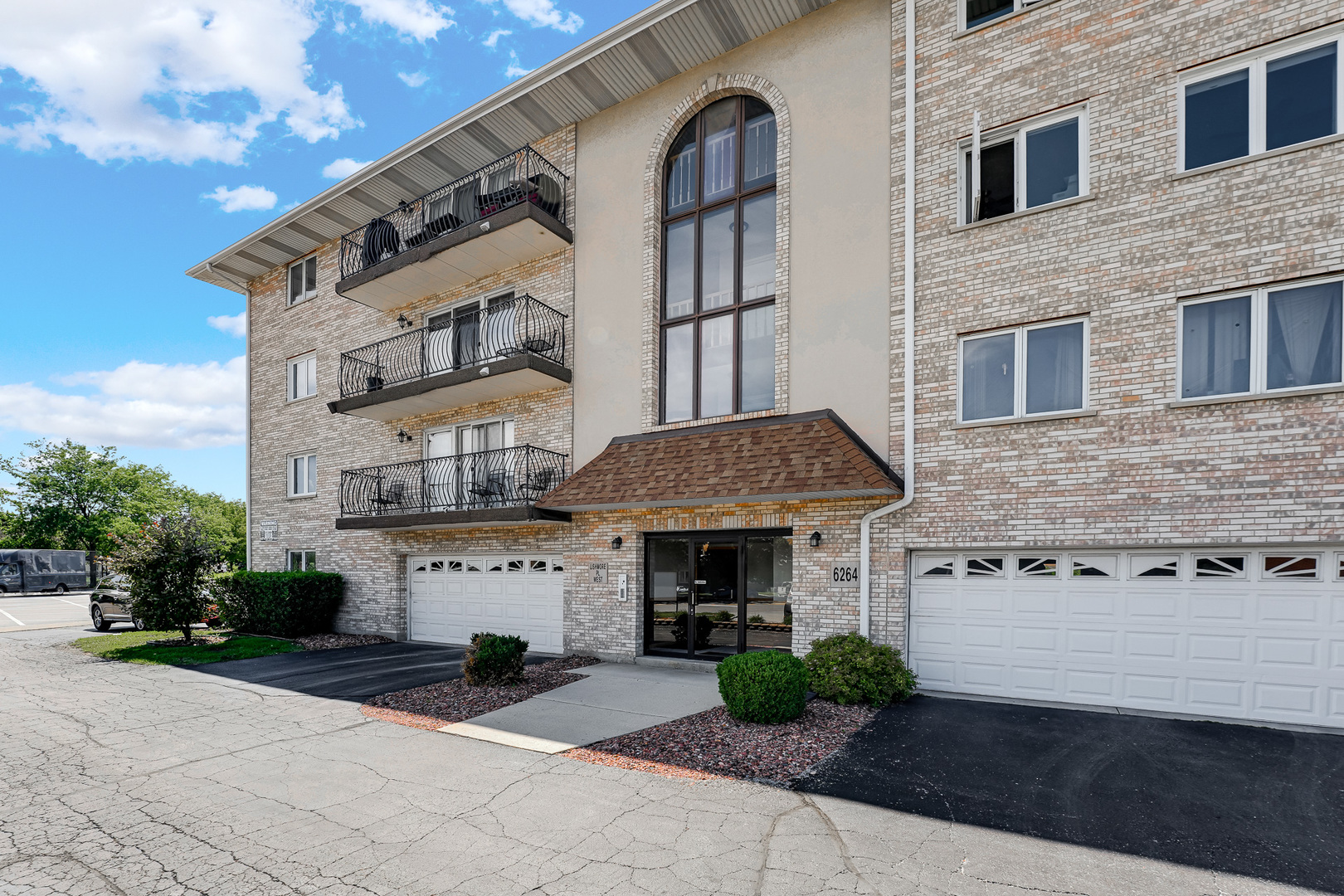 6264 South Gullikson Road, Unit 4A Chicago, IL 60638 - Photo 6 of 24