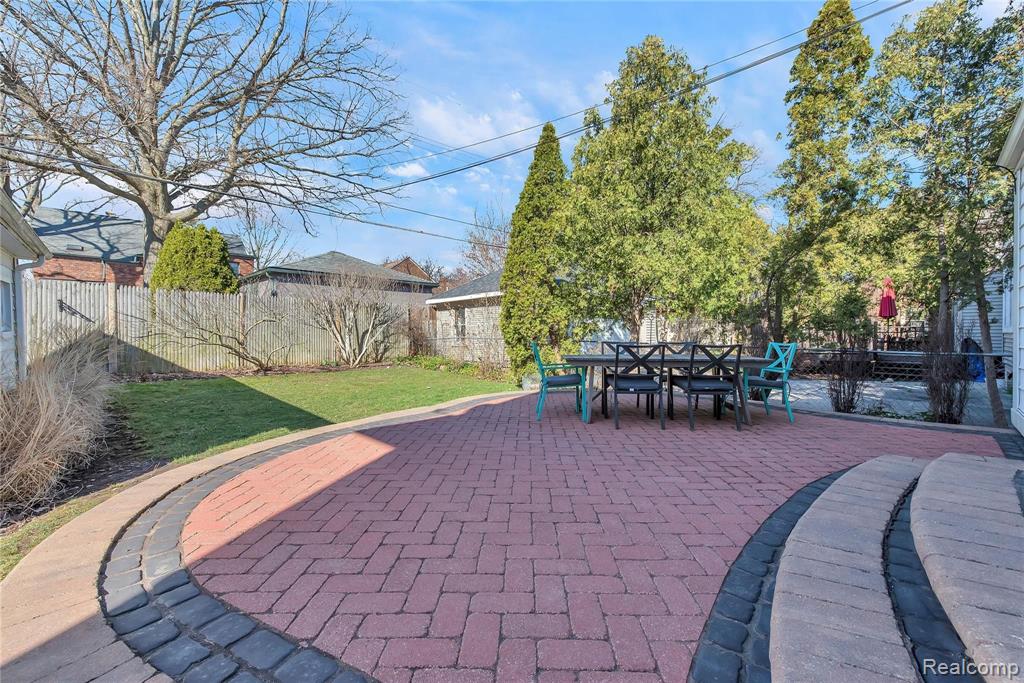 1317 Bishop Road Grosse Pointe Park, MI 48230 - Photo 5 of 42