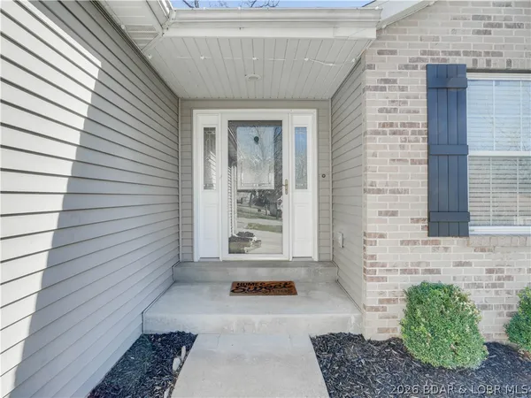 $359,900 | 1552 Island Court, Osage Beach, MO 65065