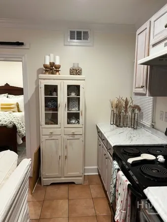 $1,500 | 203 East York Street, Unit 6, Savannah, GA 31401