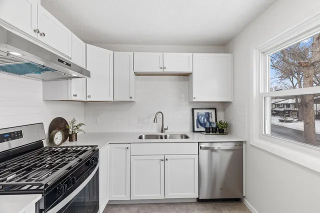 $294,900 | 2644 Alabama Avenue South, St. Louis Park, MN 55416