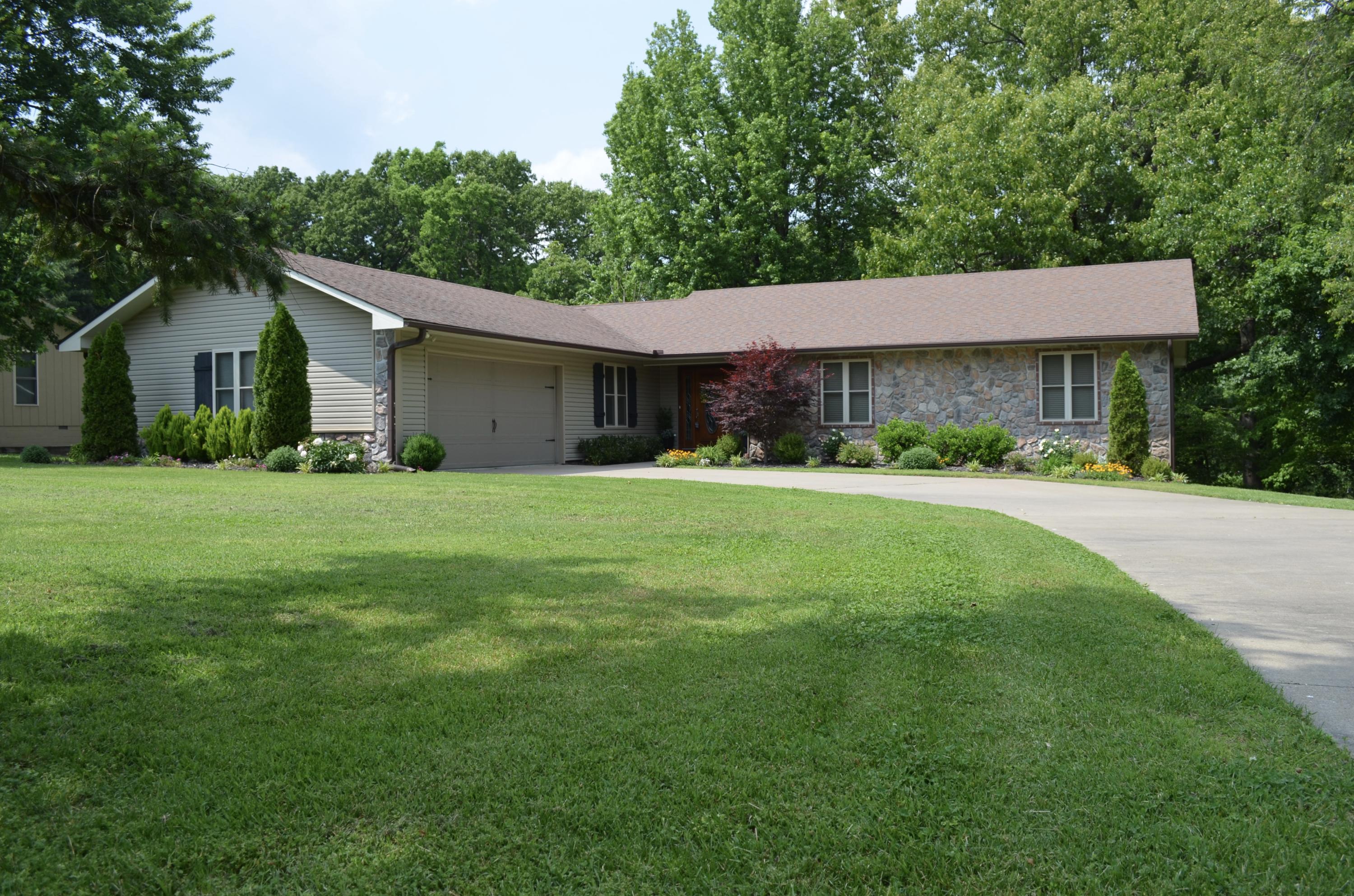 1506 Eric Road Neosho, MO 64850 - Photo 1 of 1 fullsizeoutput_14c3