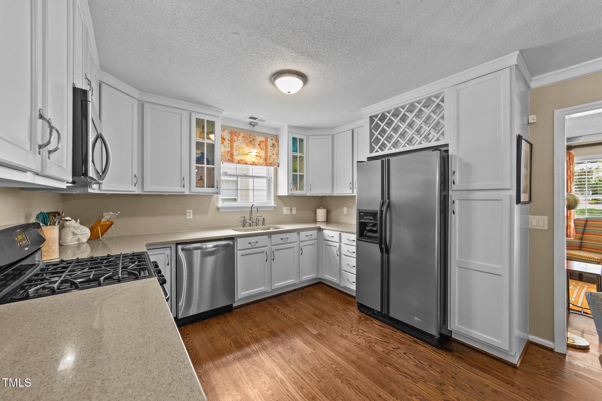 1033 Mills Street Raleigh, NC 27608 - Photo 12 of 36 29-web-or-mls-VB4A3624