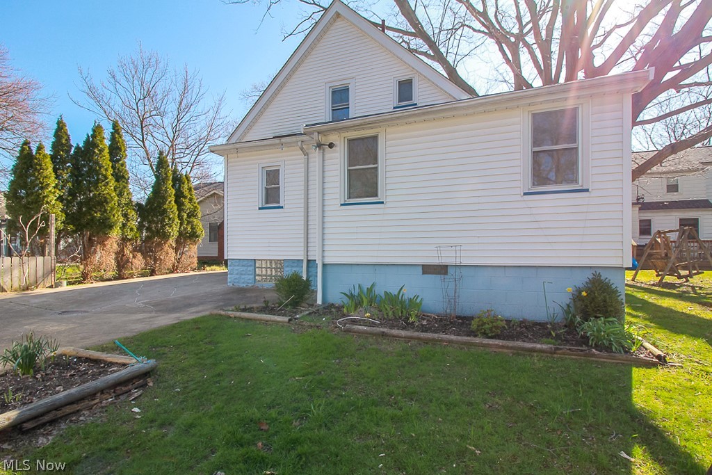 1168 Dorsh Road Cleveland, OH 44121 - Photo 34 of 34