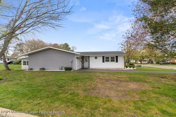 77 Clay Circle Brick, NJ 08724 - Photo 4 of 32 Home side 3