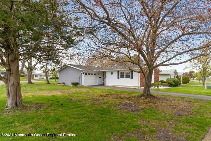 77 Clay Circle Brick, NJ 08724 - Photo 6 of 32 Home Side2