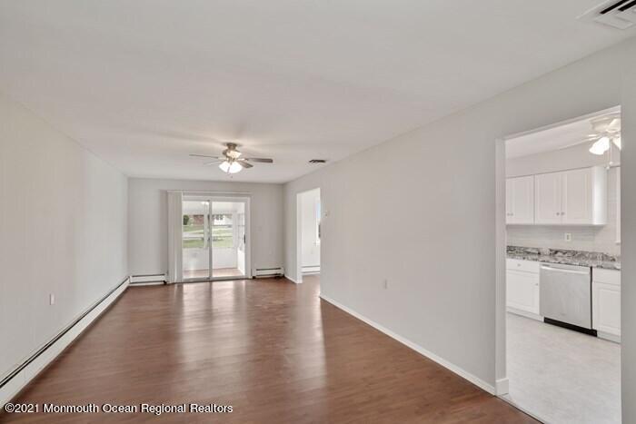 77 Clay Circle Brick, NJ 08724 - Photo 10 of 32 Livingroom2