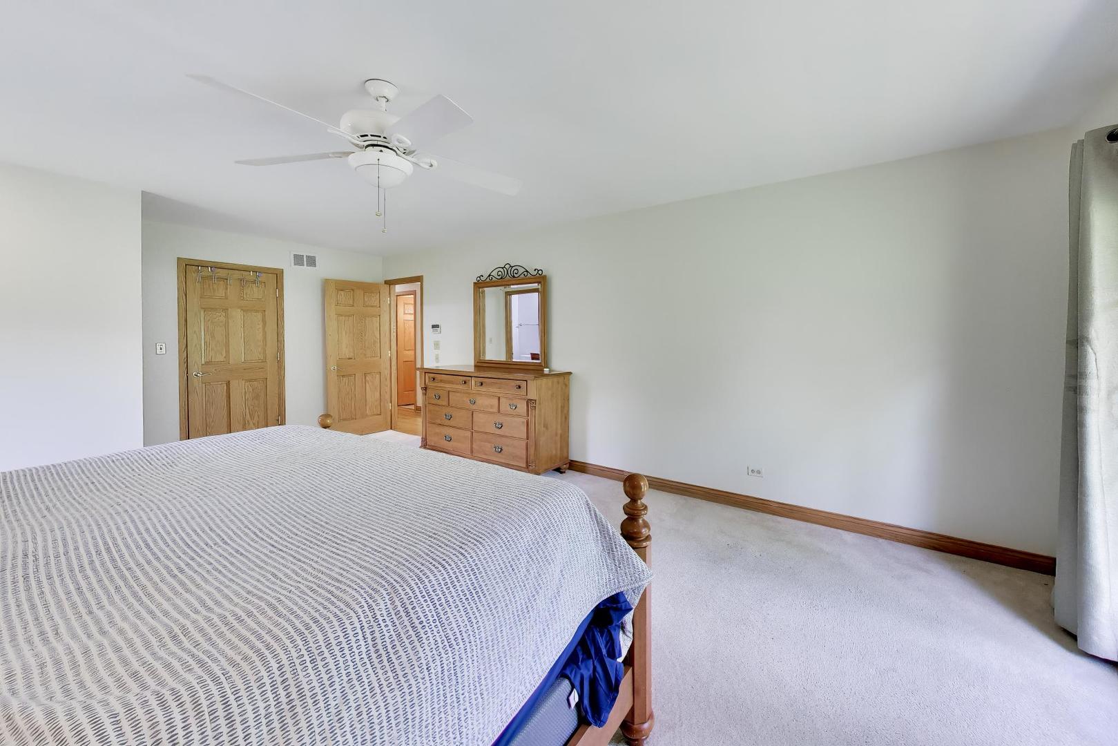 1104 Nottingham Lane Elgin, IL 60120 - Photo 23 of 59