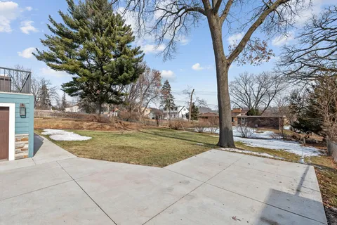 $675,000 | 1108 Quebec Avenue North, Golden Valley, MN 55427