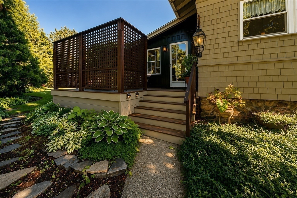 178 Cedar Street Clinton, MA 01510 - Photo 4 of 42