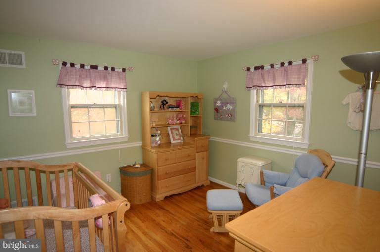 6725 Huntsman Boulevard Springfield, VA 22152 - Photo 20 of 30 Bedroom