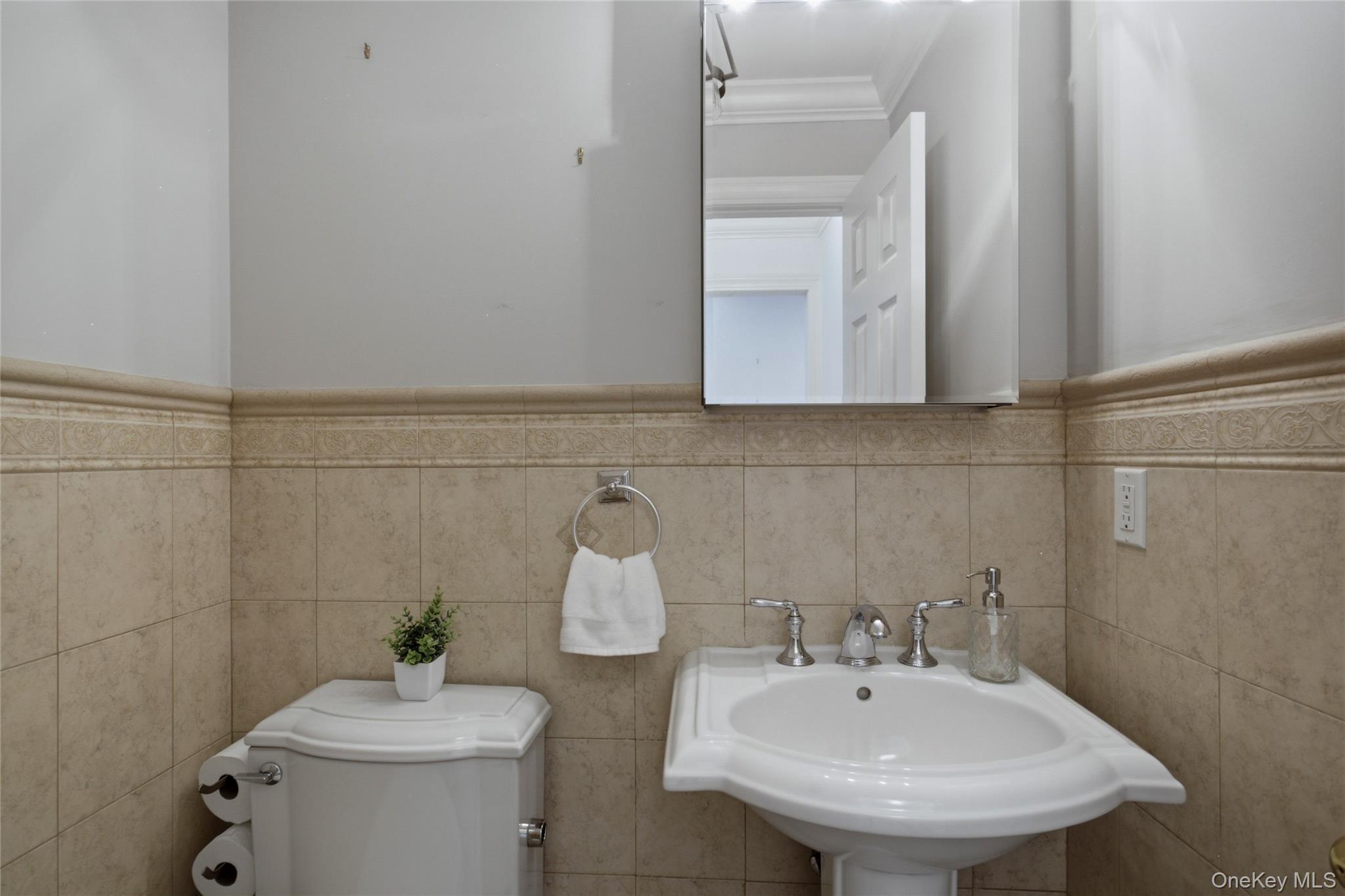 11 Prince Street, Unit C5 New Rochelle, NY 10801 - Photo 7 of 21 First floor powder room.