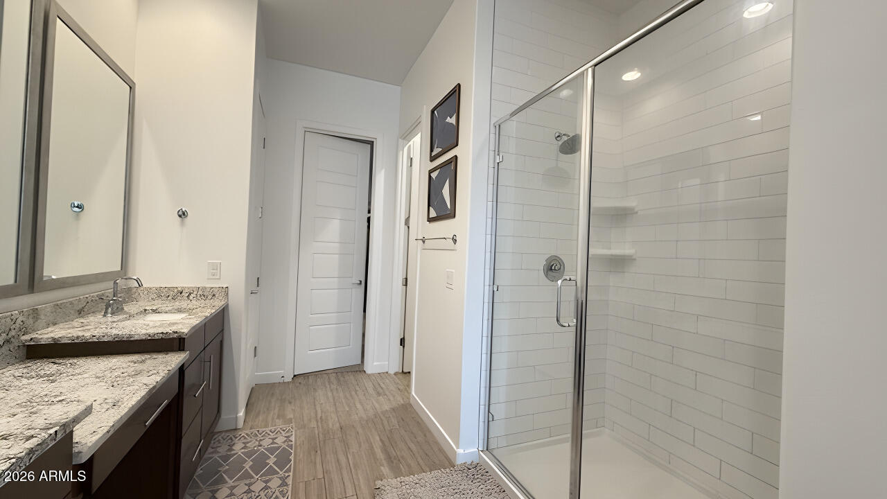 19615 West Cheery Lynn Road Buckeye, AZ 85396 - Photo 11 of 32 Primary Bathroom