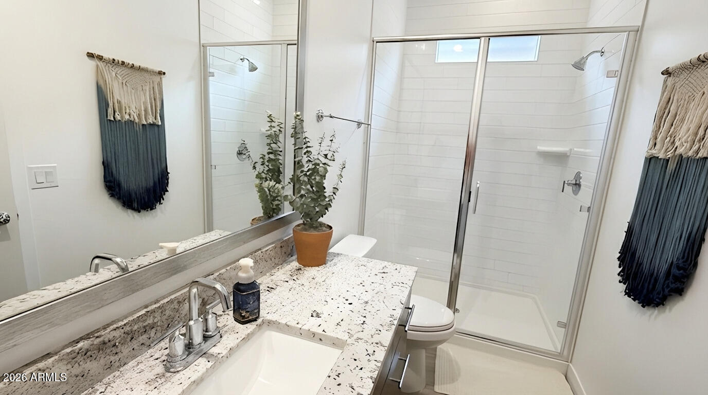 19615 West Cheery Lynn Road Buckeye, AZ 85396 - Photo 14 of 32 2nd Master Bathroom