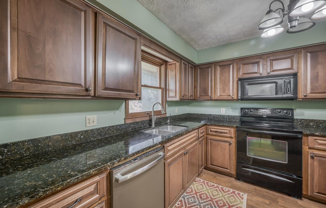 335 Max Jett Road Johnson City, TN 37601 - Photo 11 of 56 908E2351-2206-4335-80FA-89AAAA2C1B4D