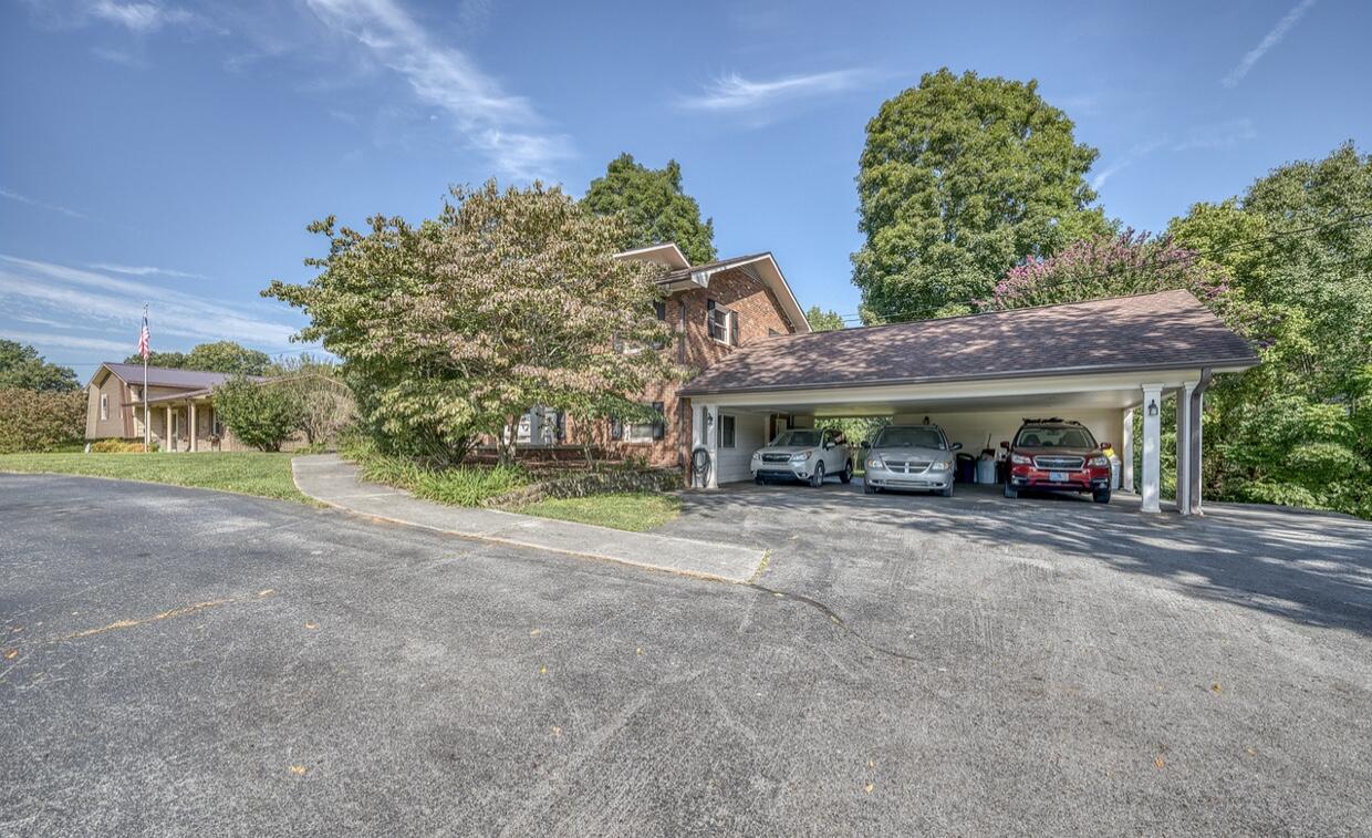 335 Max Jett Road Johnson City, TN 37601 - Photo 3 of 56 4C6AEAAA-4359-484E-88C5-55143AF17AE1