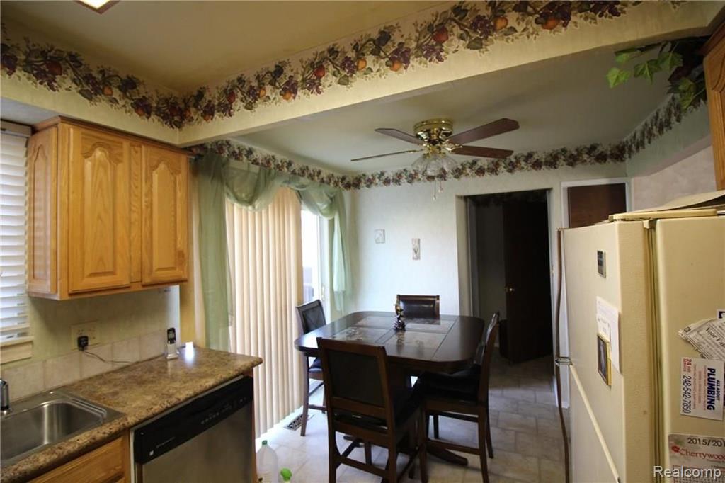 45571 Ledgewood Street Macomb, MI 48044 - Photo 5 of 27