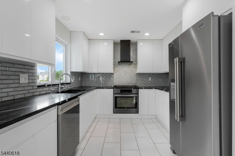 450 Vanderveer Road Bridgewater, NJ 08807 - Photo 8 of 46