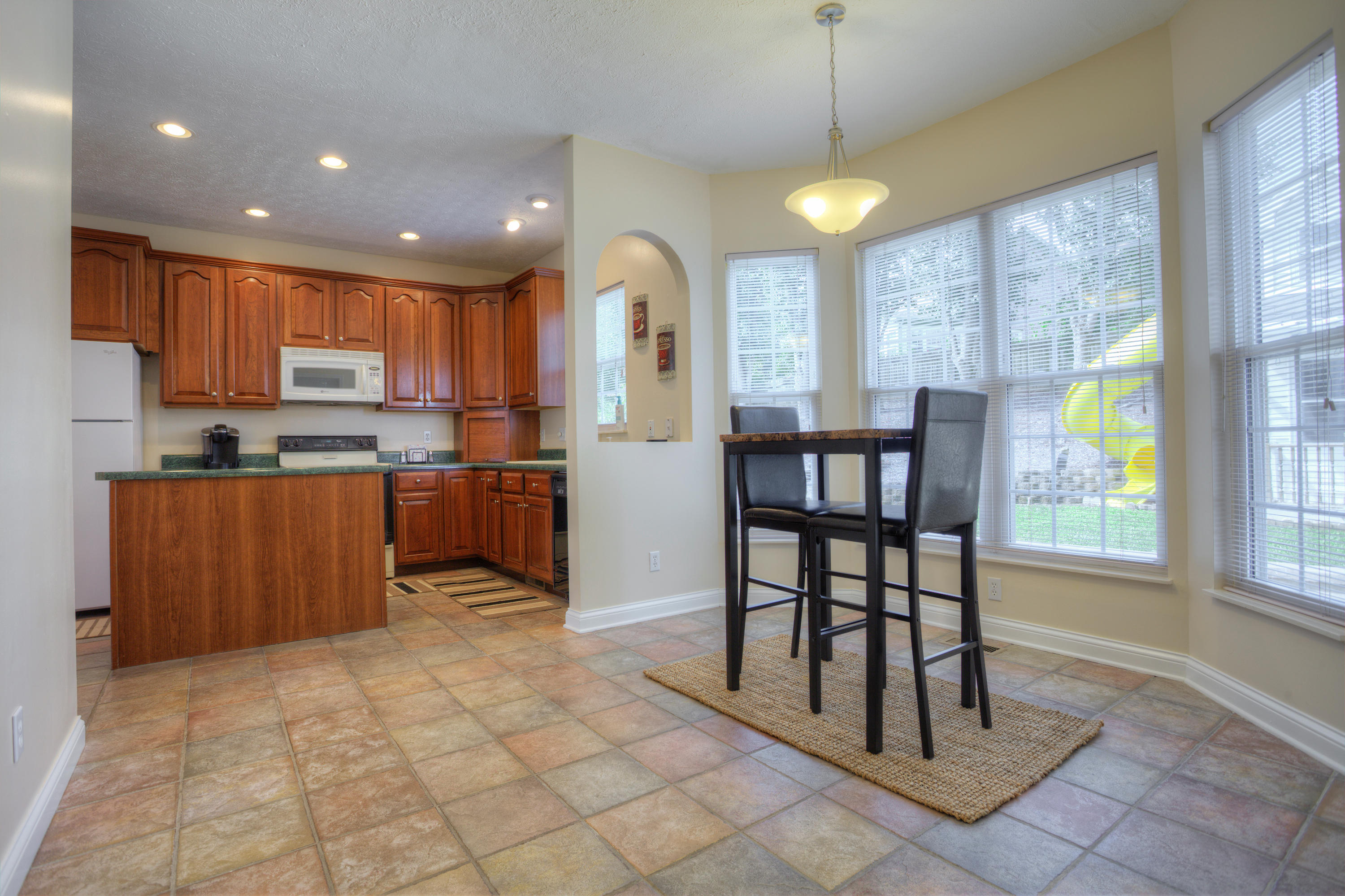 113 Capital Circle Oak Ridge, TN 37830 - Photo 13 of 40 Breakfast Area_002