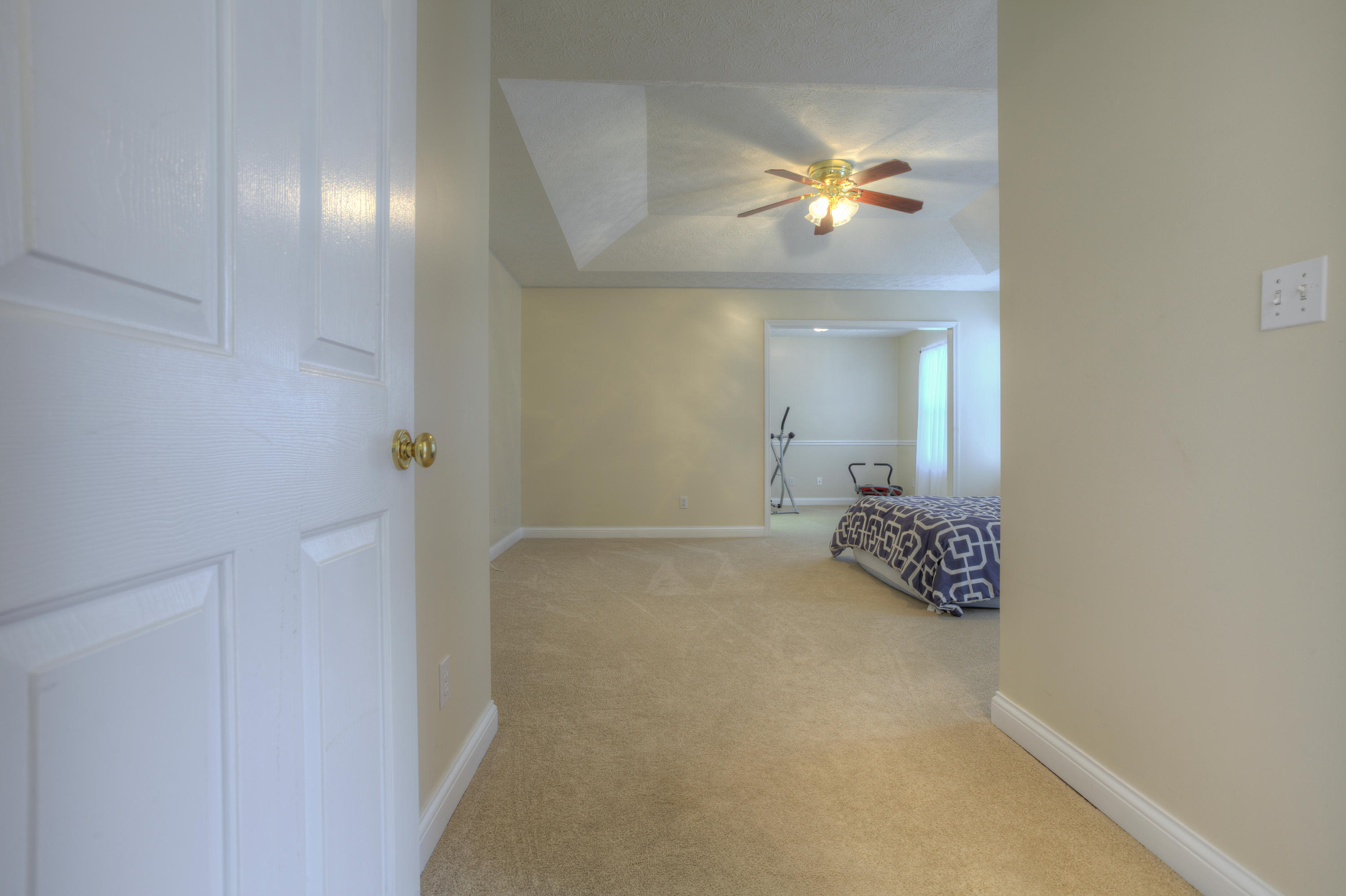 113 Capital Circle Oak Ridge, TN 37830 - Photo 17 of 40 Master Bedroom_003