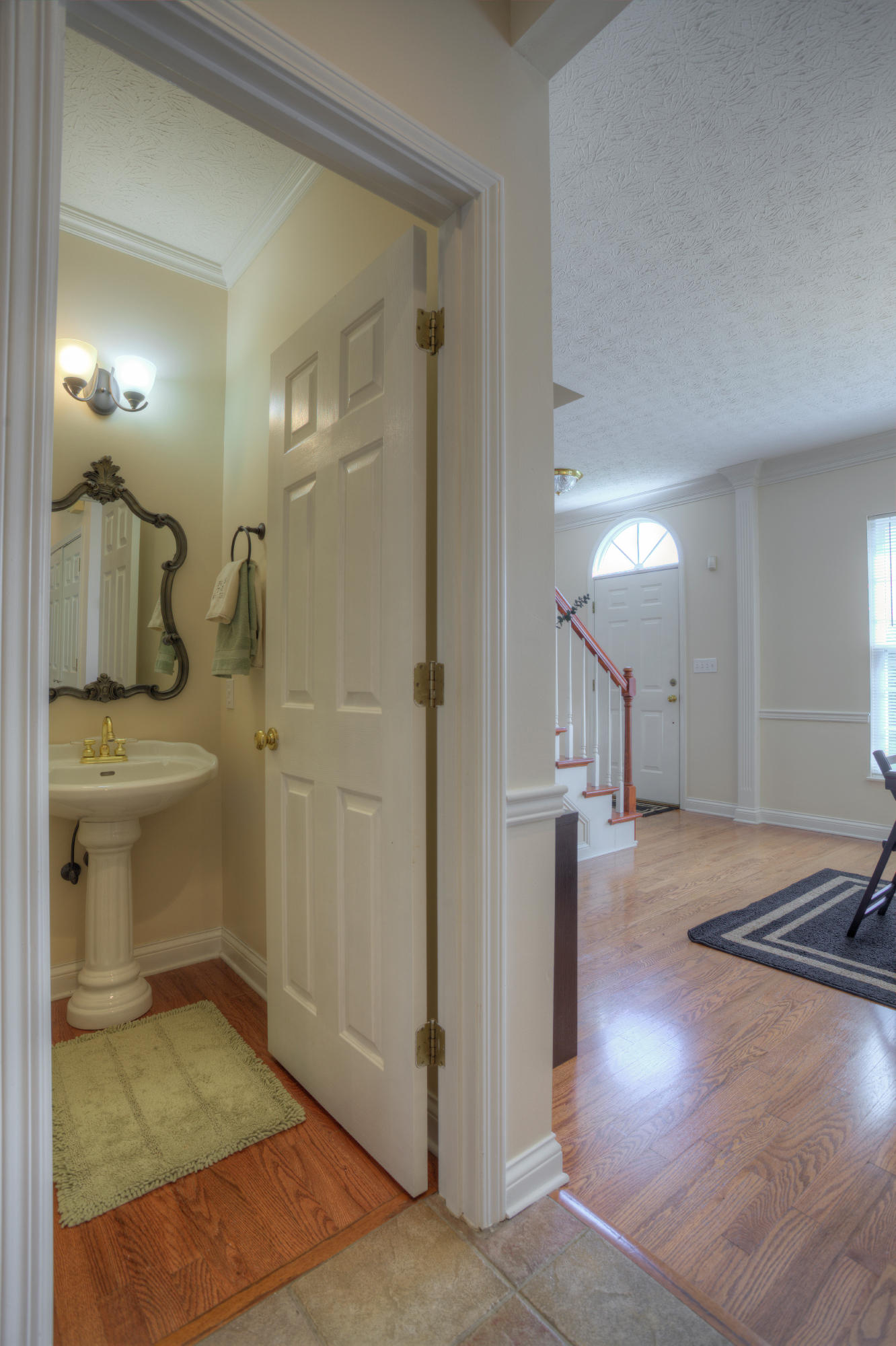 113 Capital Circle Oak Ridge, TN 37830 - Photo 33 of 40 Half Bath Main Level_001