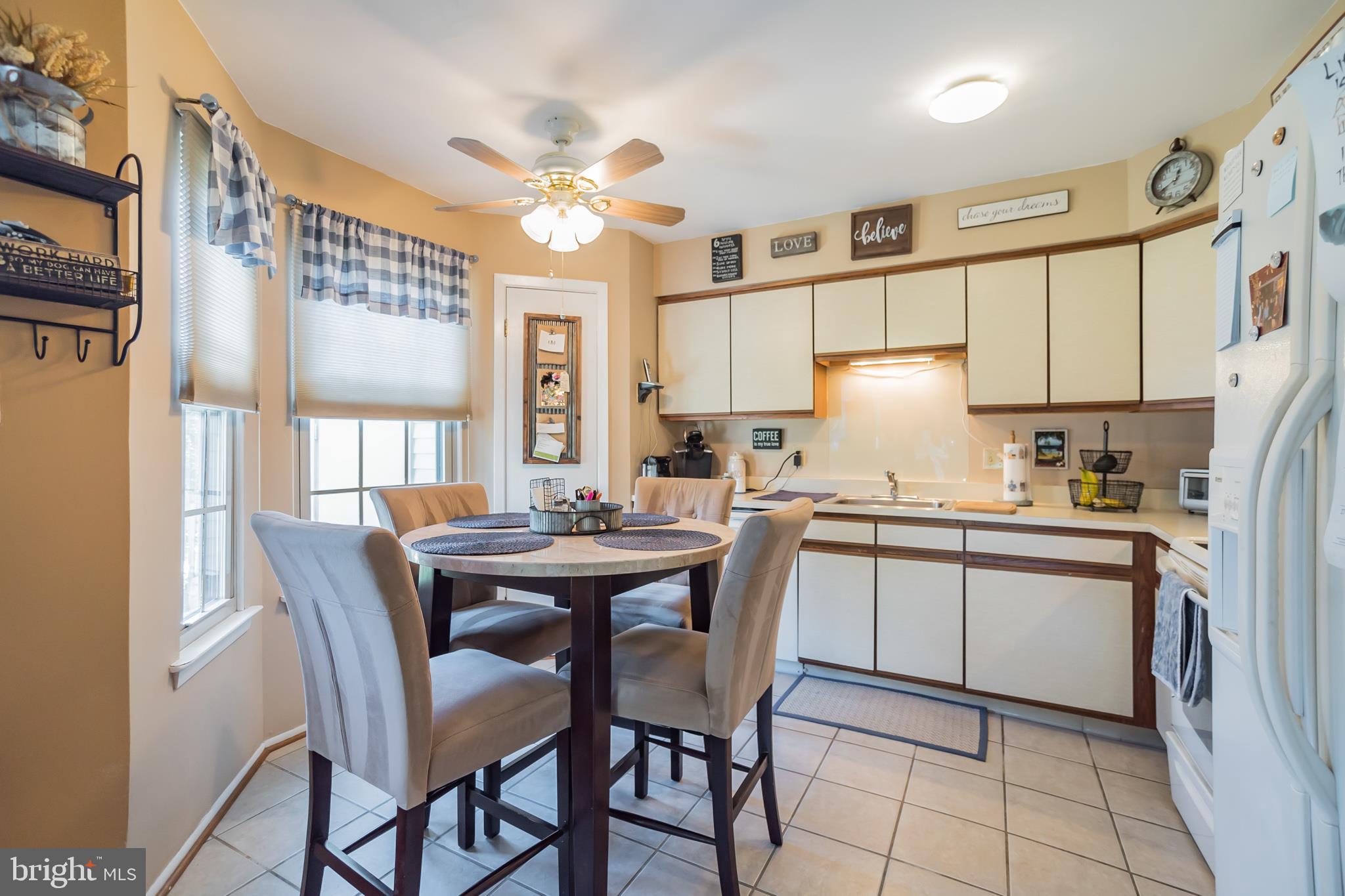 13 Riesling Court Marlton, NJ 08053 - Photo 8 of 28 Eat in Kitchen