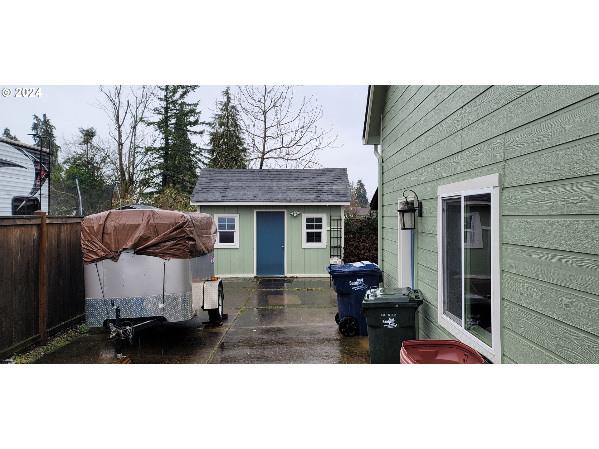 956 66th Place Springfield, OR 97478 - Photo 24 of 31 RV Parking