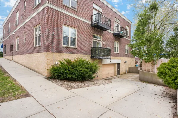 $399,900 | 1150 Williamson Street, Unit 204, Madison, WI 53703