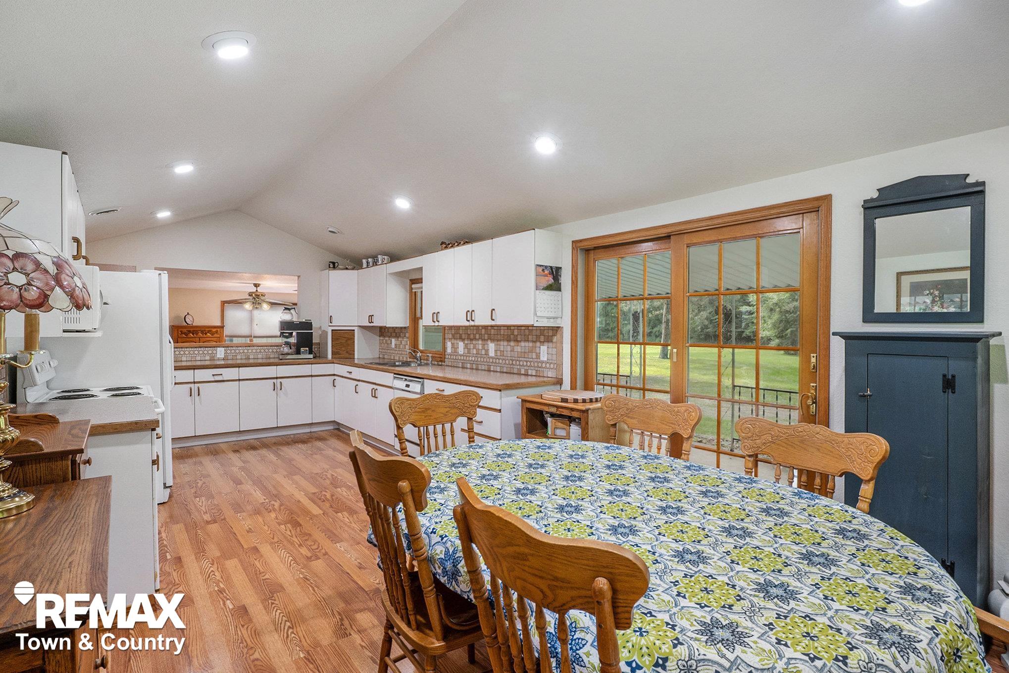 5287 Lewis Road Beaverton, MI 48612 - Photo 6 of 36 50118173-5.JPG