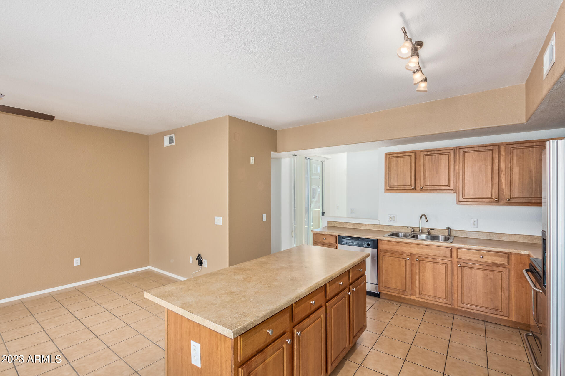 18250 North Cave Creek Road, Unit 112 Phoenix, AZ 85032 - Photo 11 of 37 0012-12 - Cave Creek