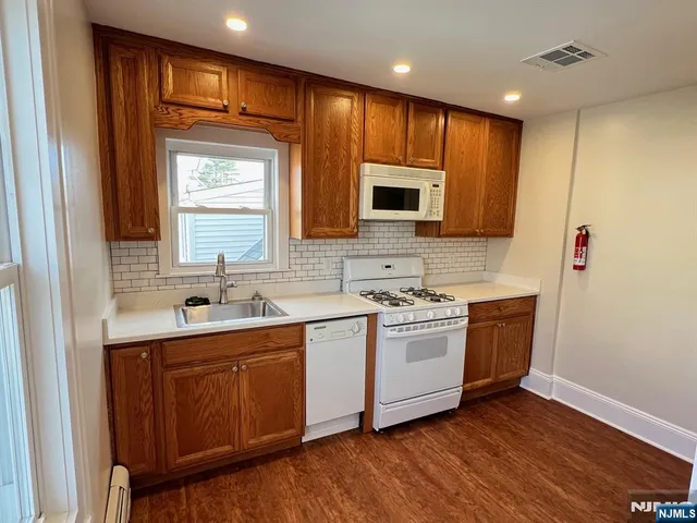 $3,000 | 324 2nd Street, Unit 2, Carlstadt, NJ 07072