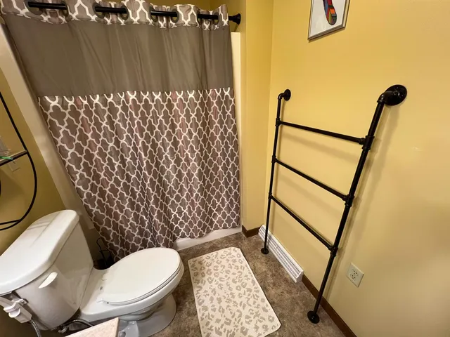 $2,400 | 6500 County Road K, Unit 2, Waunakee, WI 53597