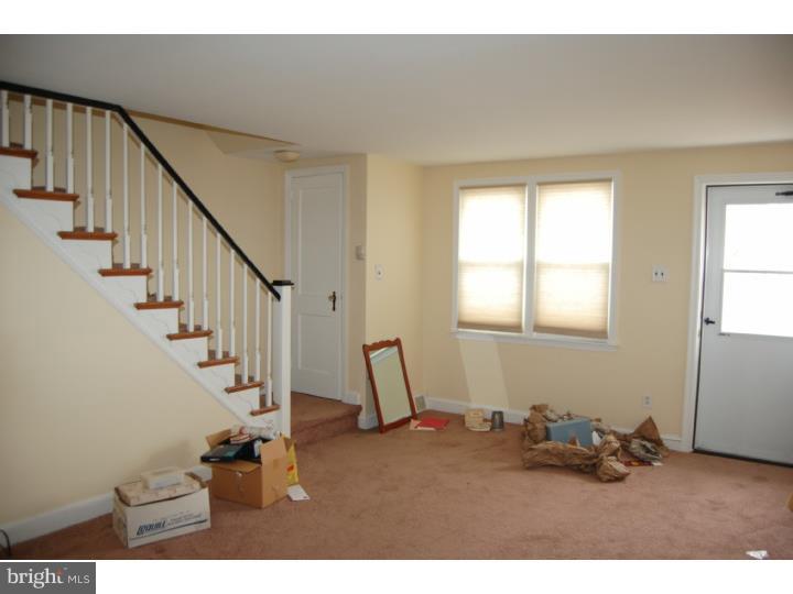 1044 Springfield Road Collingdale, PA 19023 - Photo 3 of 11 Living Room