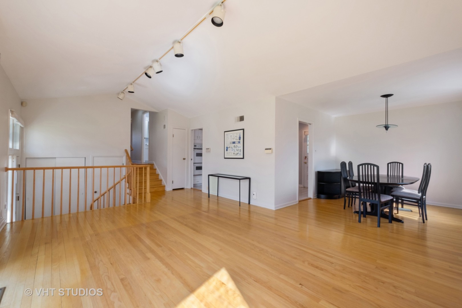 480 Westgate Road Deerfield, IL 60015 - Photo 3 of 10