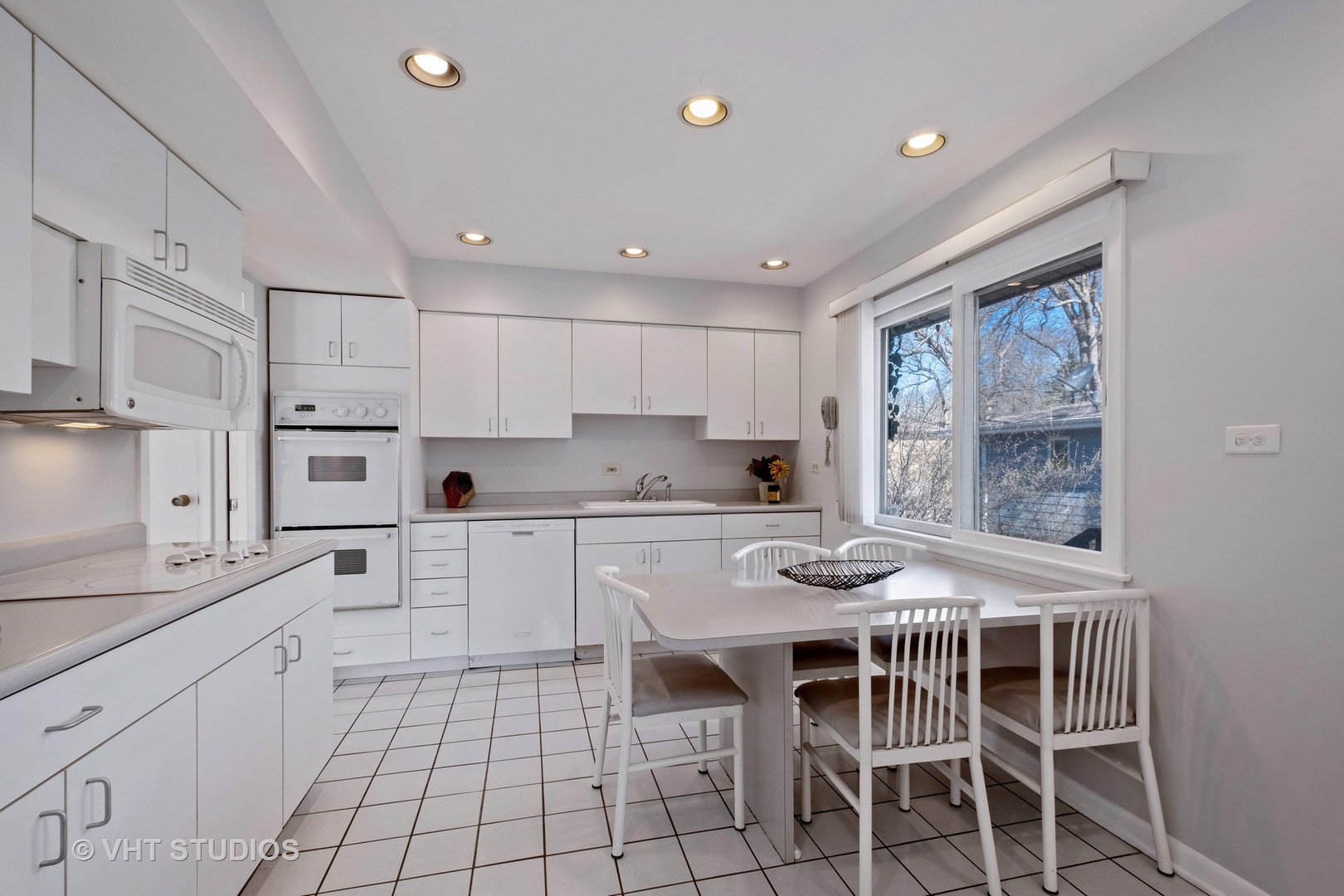 480 Westgate Road Deerfield, IL 60015 - Photo 4 of 10