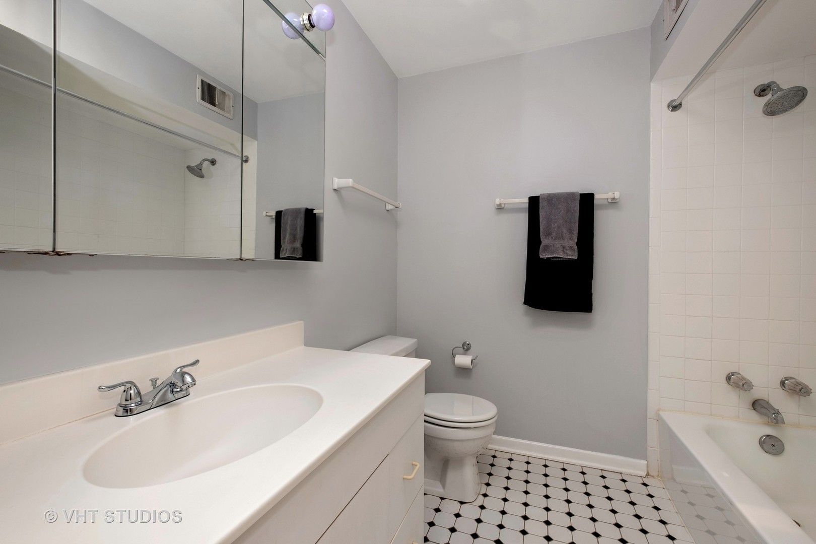 480 Westgate Road Deerfield, IL 60015 - Photo 8 of 10