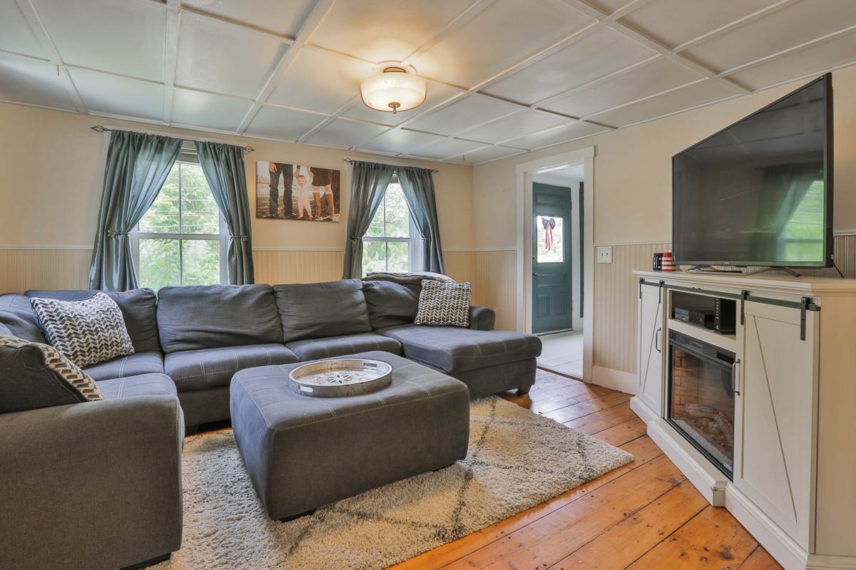 1627 Hooksett Road Hooksett, NH 03106 - Photo 11 of 23