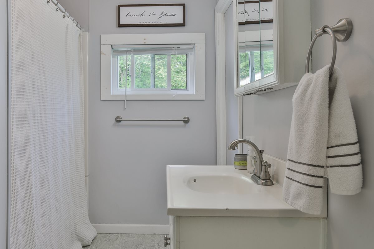 1627 Hooksett Road Hooksett, NH 03106 - Photo 7 of 23