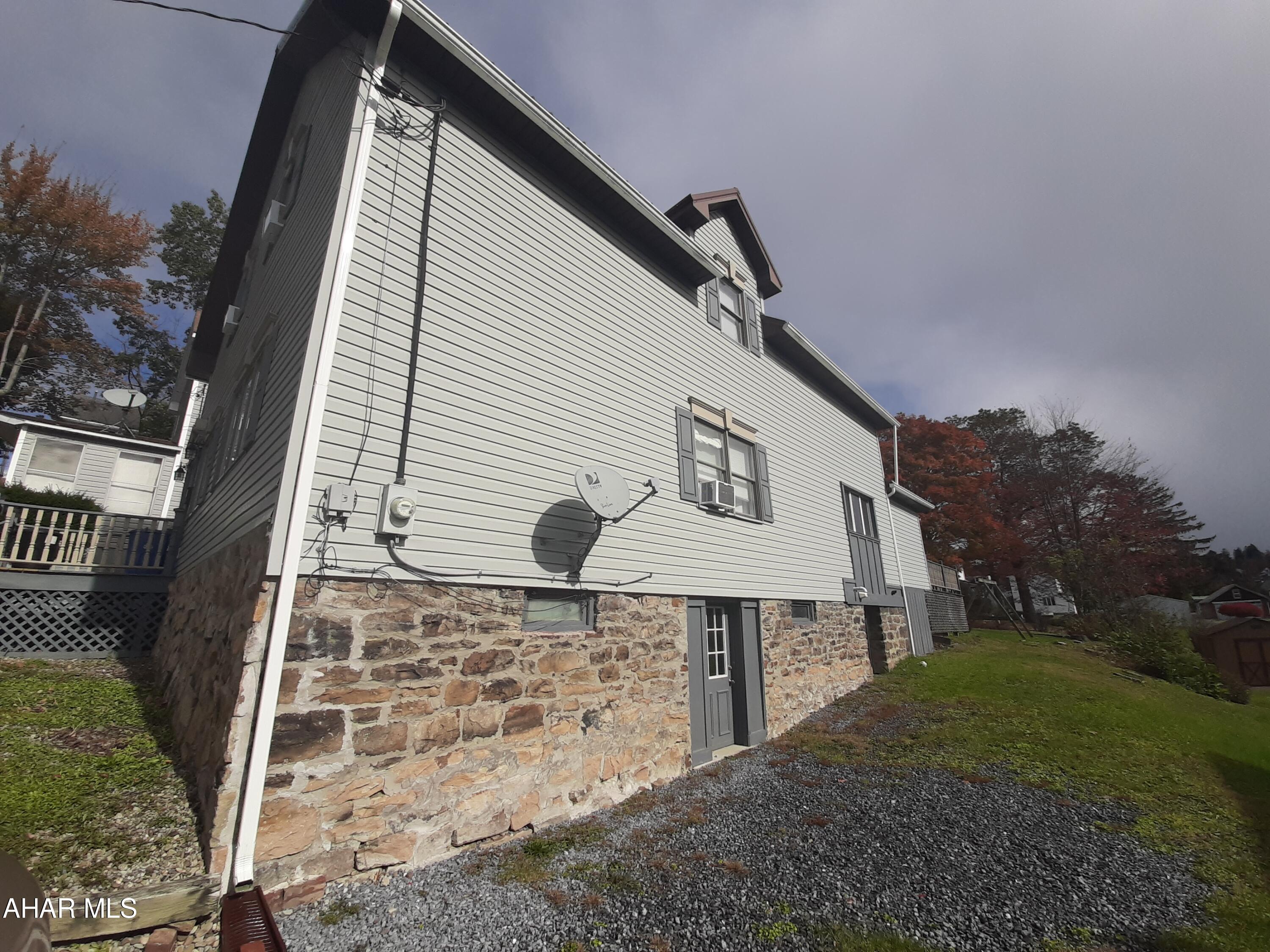 417 3rd Street Cresson, PA 16630 - Photo 5 of 59