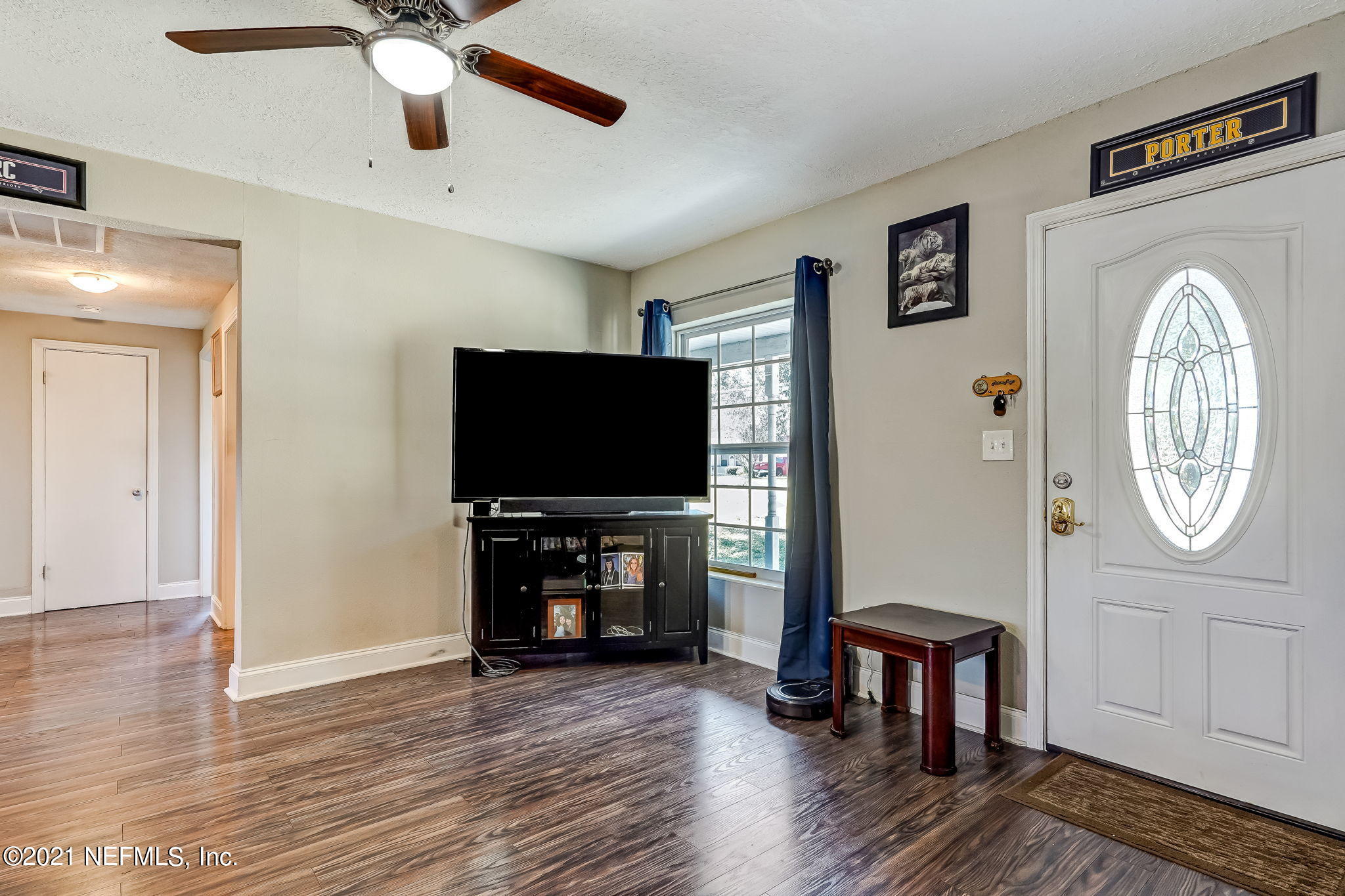217 Sapelo Road Jacksonville, FL 32216 - Photo 11 of 42 Family Room 2